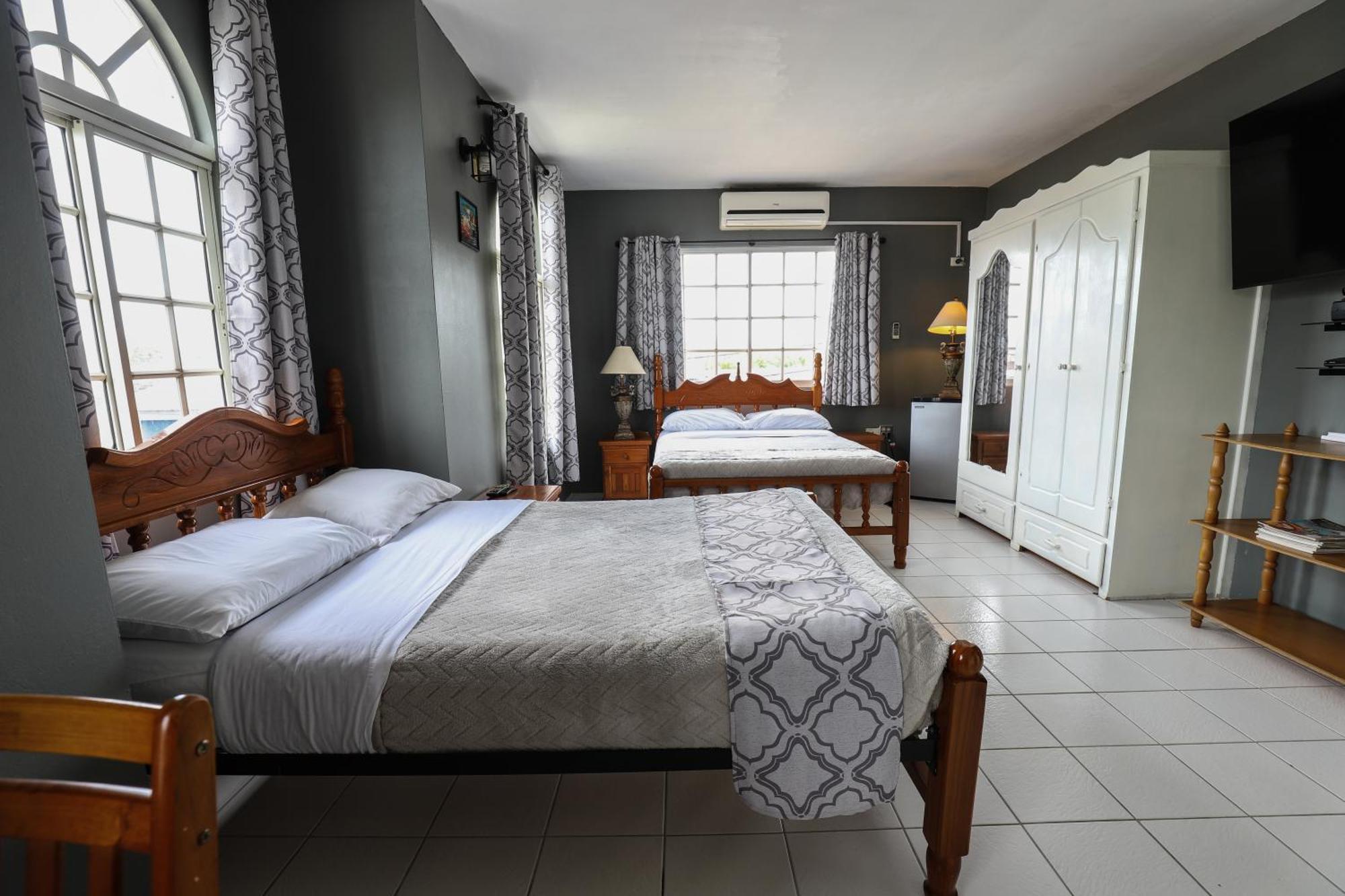 Airport Inn Piarco Dış mekan fotoğraf