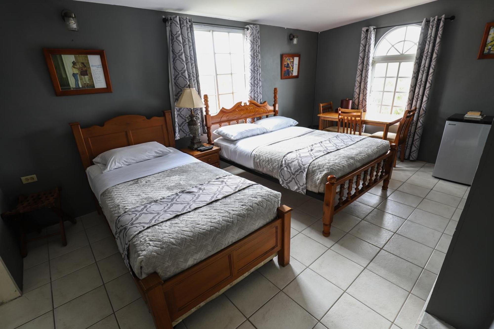 Airport Inn Piarco Dış mekan fotoğraf