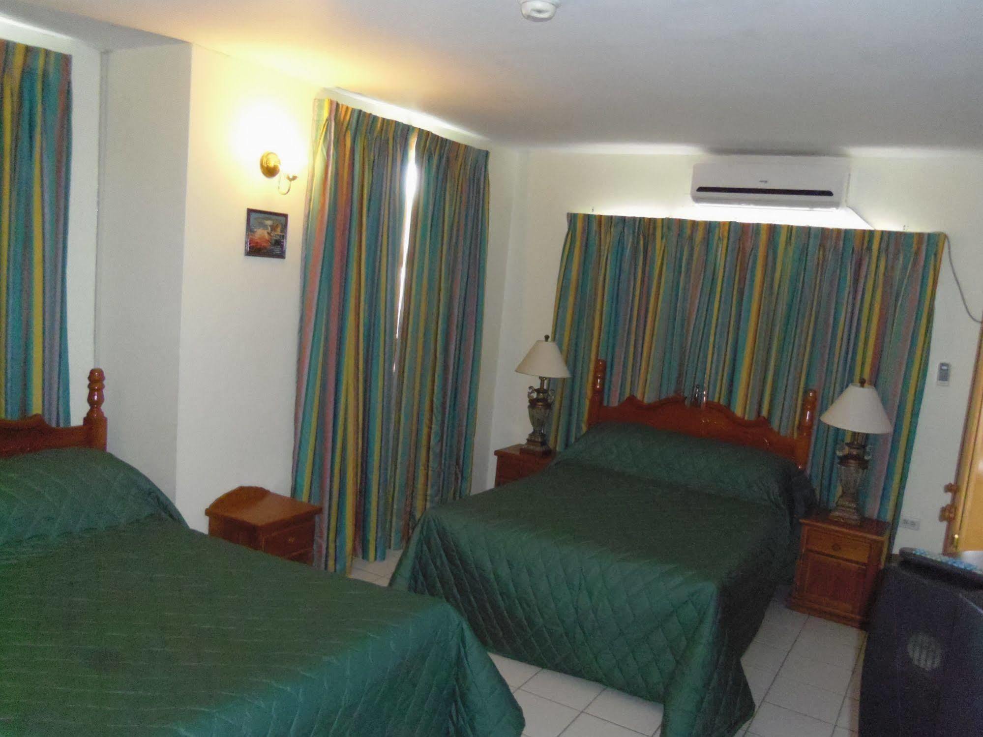 Airport Inn Piarco Dış mekan fotoğraf