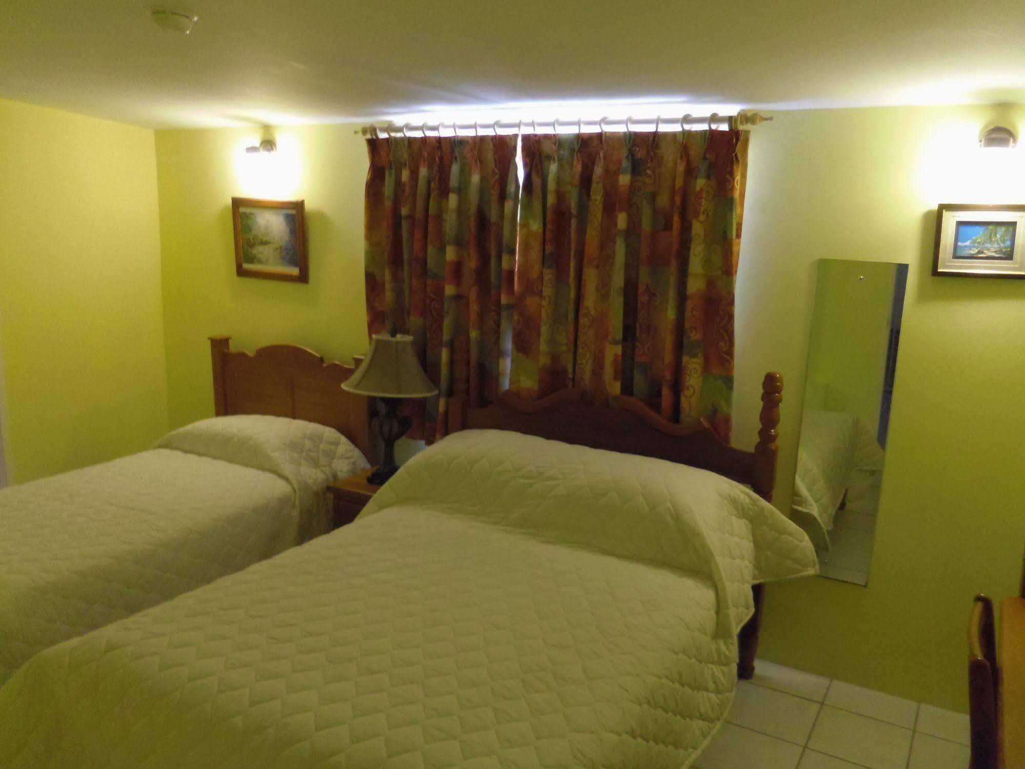Airport Inn Piarco Dış mekan fotoğraf
