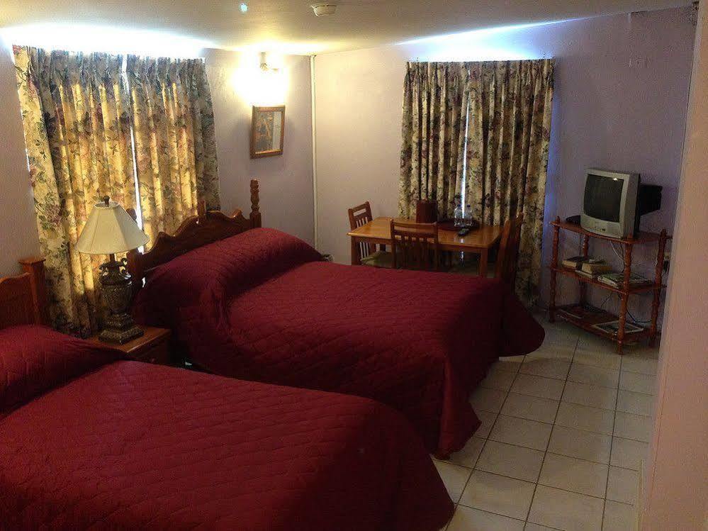 Airport Inn Piarco Dış mekan fotoğraf